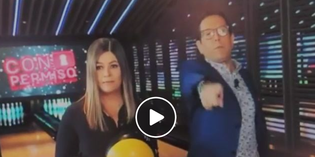 Así se cayo Martha Figueroa intentando jugar boliche