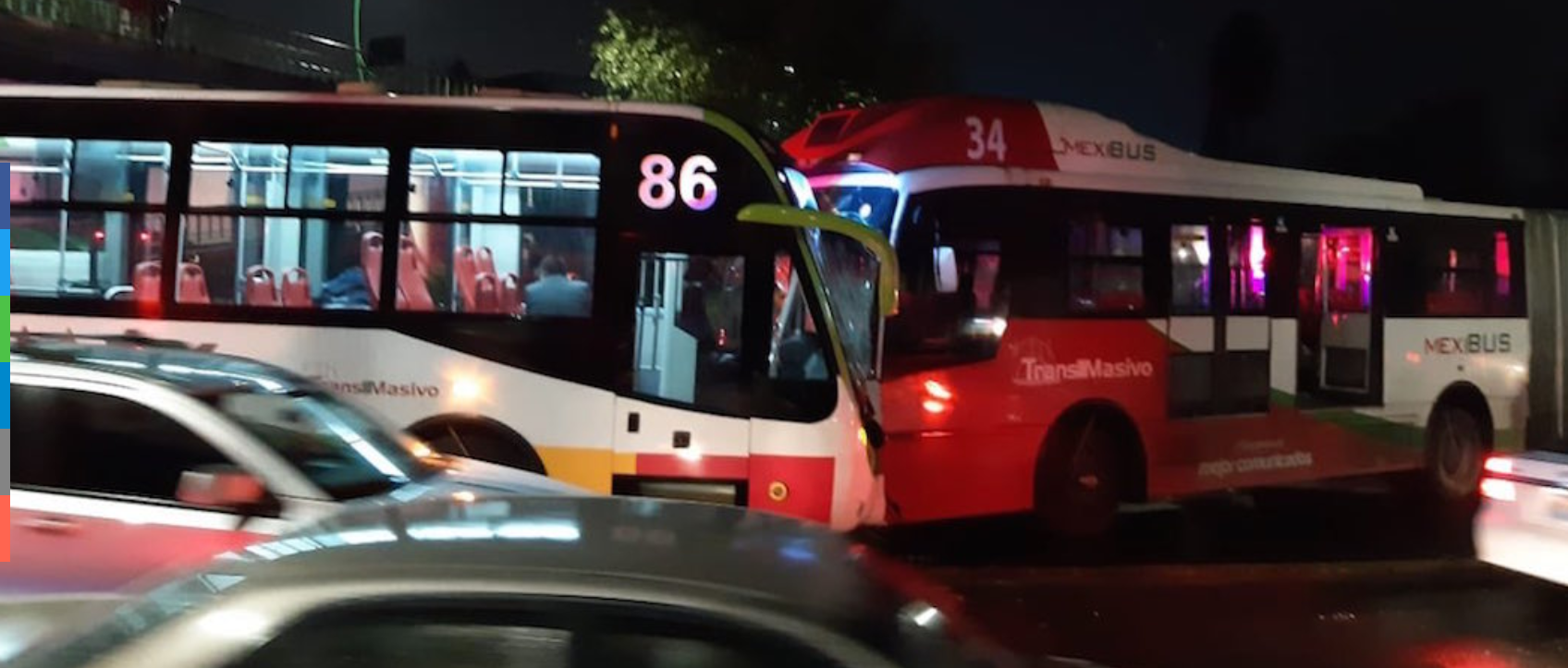 Anoche chocaron dos Mexibus frente a la Voca 3, una moto la culpable - 18 heridos