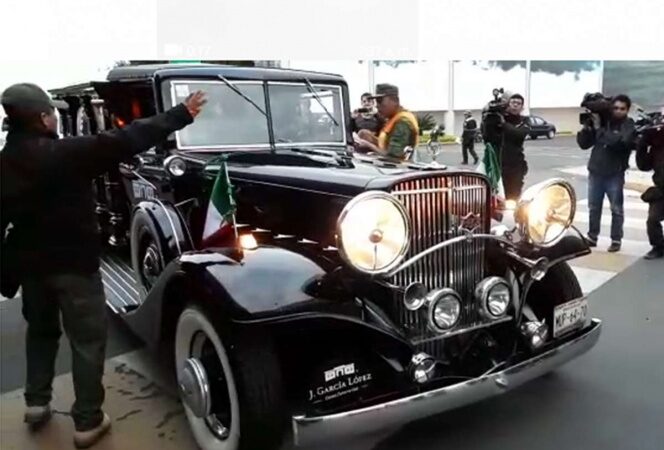 Checa la carroza fúnebre donde estará el féretro de José José