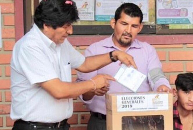 Evo Morales, emitió este domingo su voto con optimismo y “mucha confianza” en los resultados de las elecciones generales