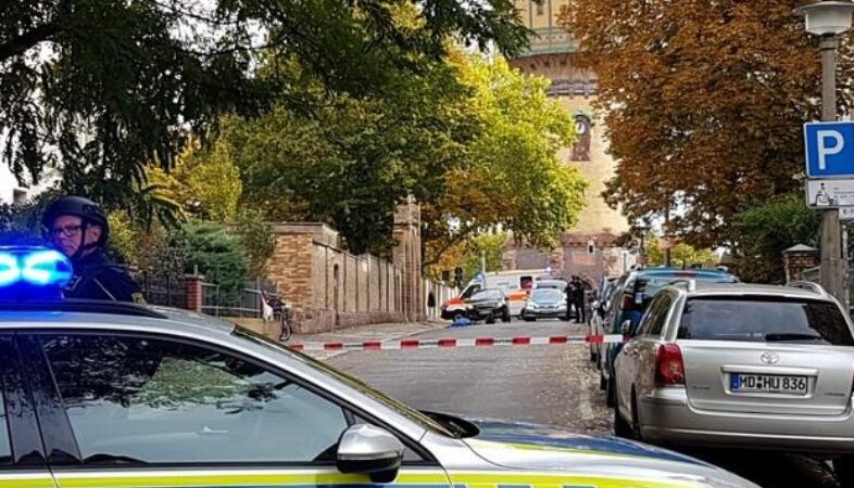 Tirador transmitió ataque a sinagoga en Alemania en que murieron dos personas