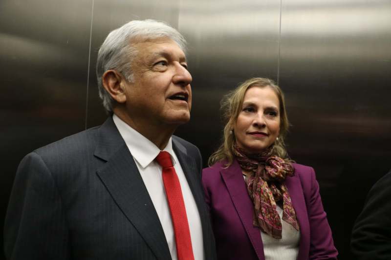 “Ríndanse, los tenemos rodeados” AMLO a corruptos de México