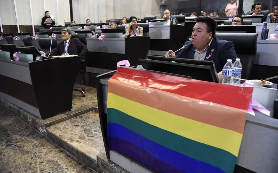 Diputado en Sonora se declara gay en tribuna del Congreso