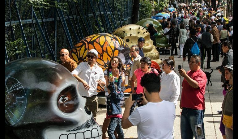 Cráneos monumentales en Reforma 2019: Con realidad aumentada!