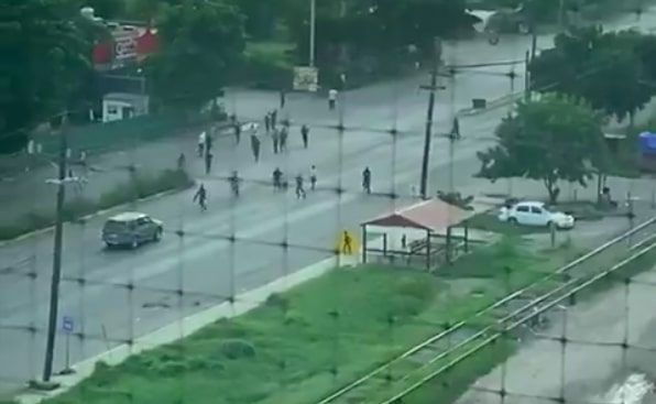 20+ reos se fugan de cárcel en Culiacán tras captura del hijo de El Chapo