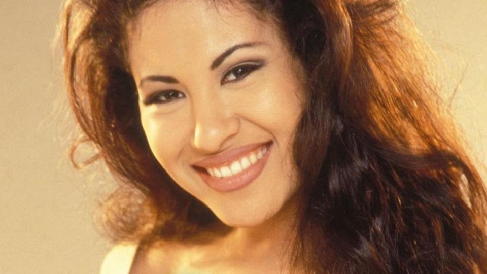 Recrean y diseñan espectacular catrina de Selena Quintanilla