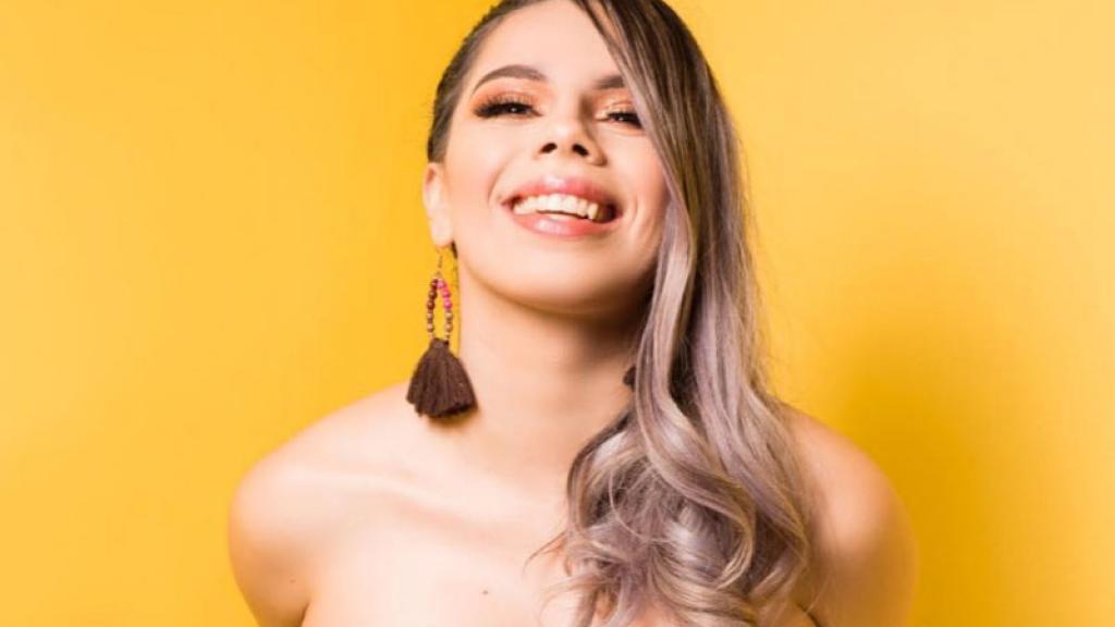 VÍDEO | Lizbeth Rodríguez casi se le salen los ‘pechos’ al bailar regueton con pegadito y corto top