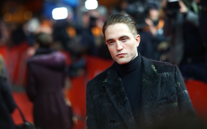 Dicen que a Robert Pattinson le esta costando ponerme mametor para Batman