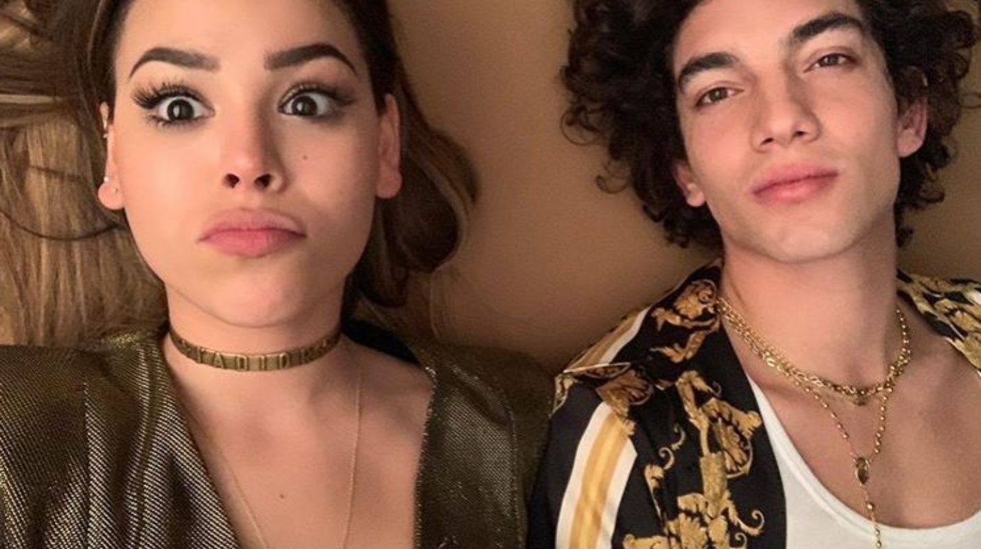 Danna Paola le da romántico beso Jorge López por su cumpleaños