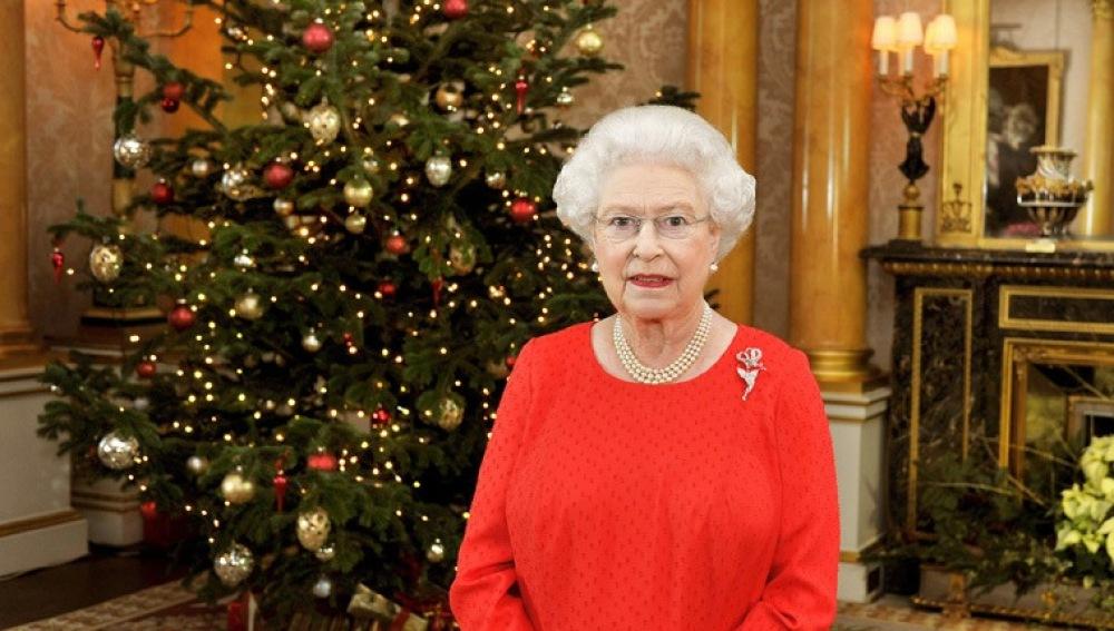 Esto es lo que la reina Isabel II le regalara a sus empleados en navidad