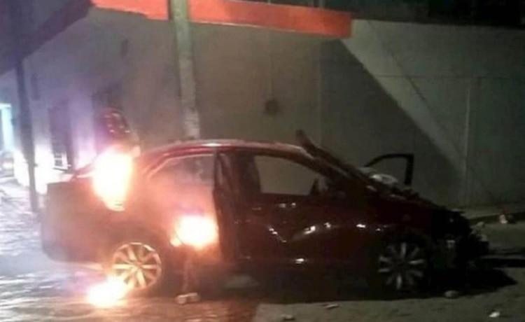 VÍDEO | Incendian vehículo de mujer que atropelló ocho niños durante un desfile navideño en Cuautla