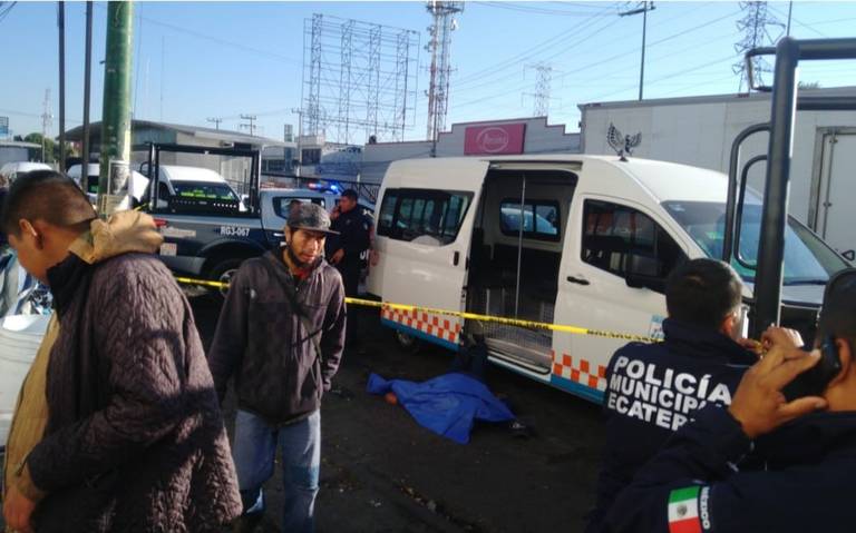 Pasajero baja del transporte y muere por un infarto fulminante en Ecatepec