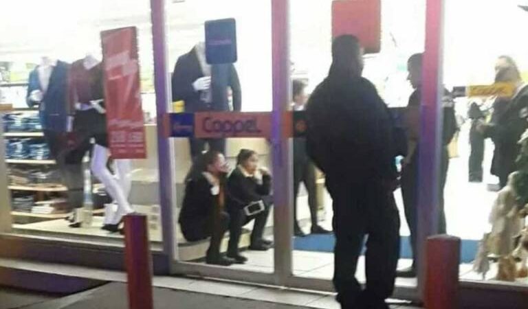 Ladrones asaltan y saquean tienda de autoservicio en Ecatepec