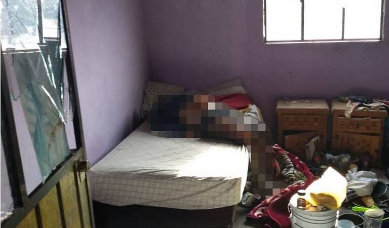 Encuentra cadaver en avanzado estado de descomposición dentro de su casa en Ecatepec