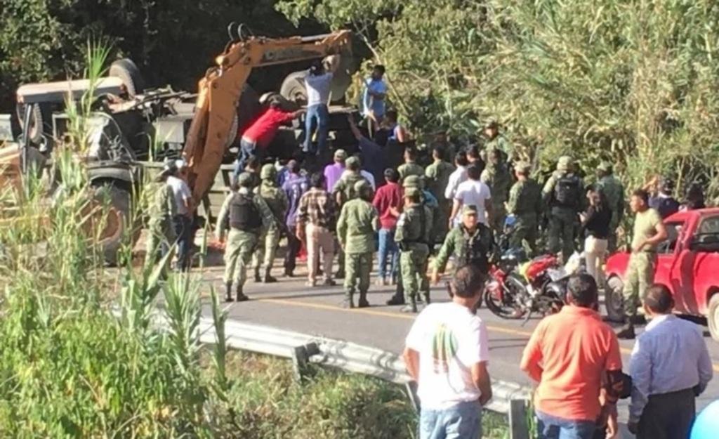 Militares sufrieron un accidente en carretera oaxaqueña