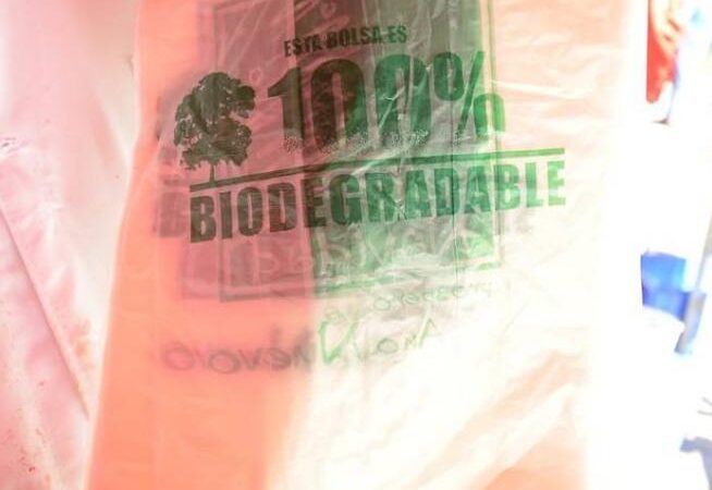 Ya no te daran bolsas de plástico en tiendas de autoservicio y mercados, ni las biodegradables te servirán