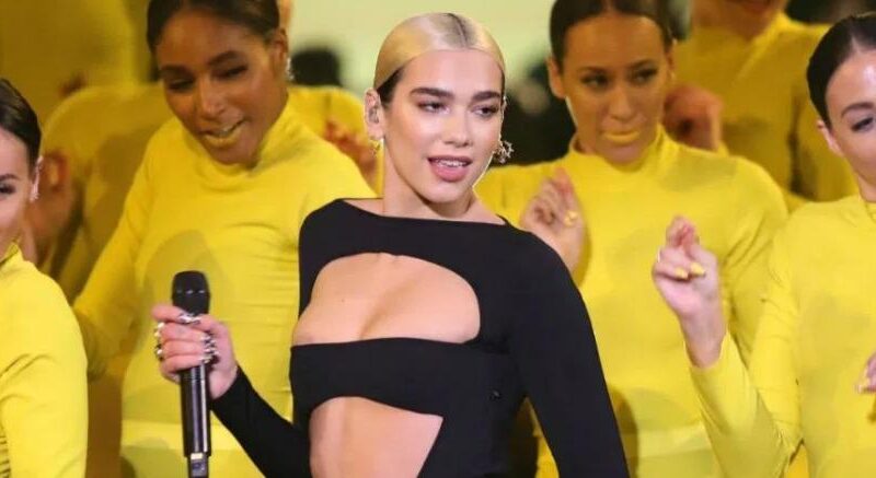 Dua Lipa ahora impacta a todos con el bikini más pequeño que ha lucido