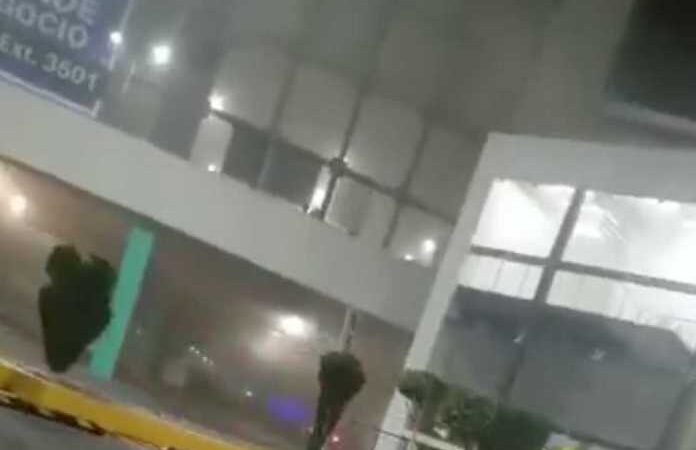 INCENDIO EN PLAZA DE LA TECNOLOGÍA EN PLAZA COACALCO