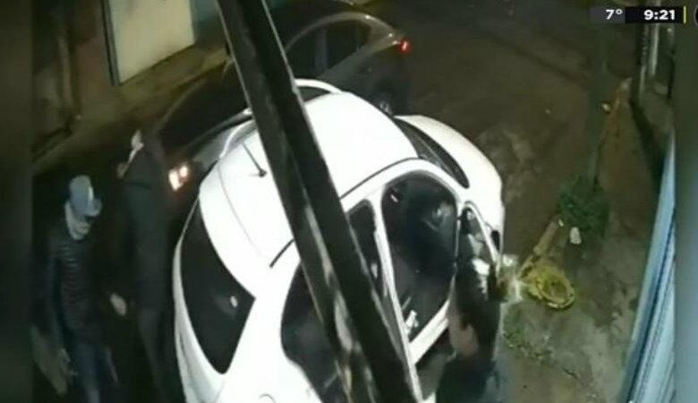 VÍDEO | En menos de 30 segundos, roban auto a familia en Ecatepec