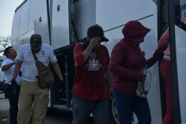 Vídeos | Gobierno mexicano disuelve caravana migrante en Chiapas