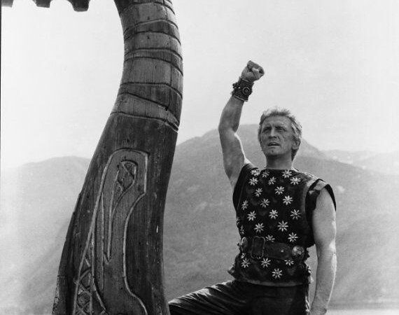 Cinco películas para apreciar el talento de Kirk Douglas
