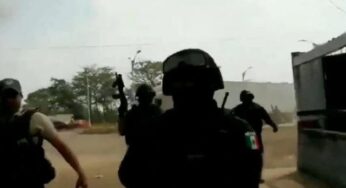 VÍDEO | Aterrador momento en que policías de Veracruz agredieron a manifestantes y periodistas