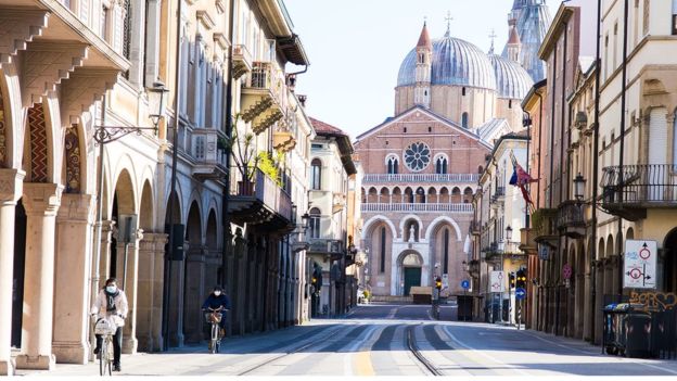 Vo’ Euganeo, en Italia, logró contener la expansión del coronavirus con un experimento “único en el mundo”