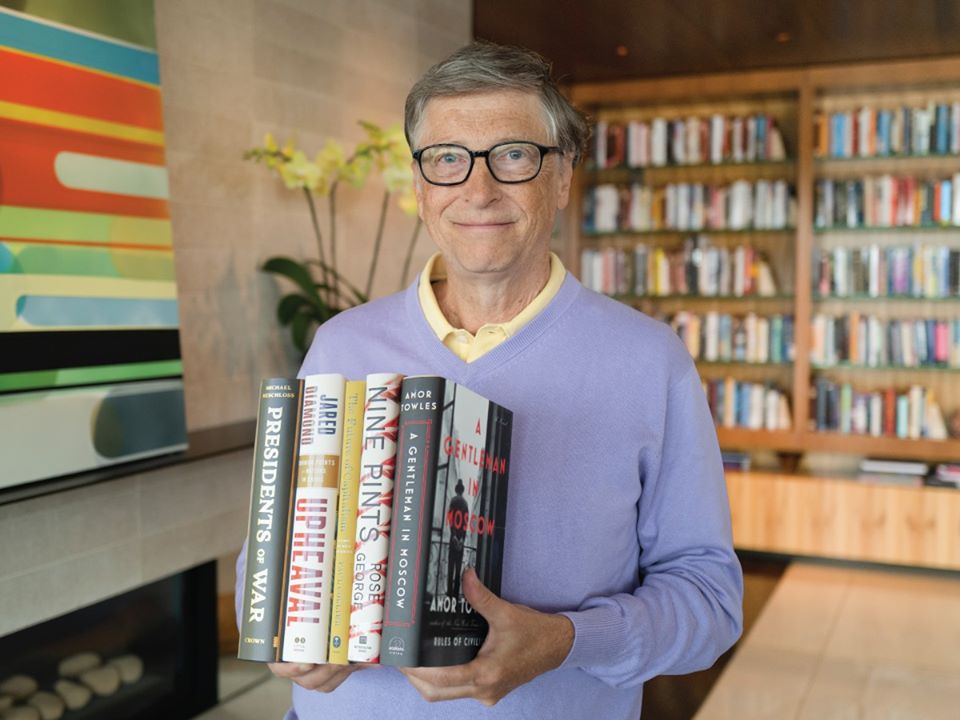 Bill Gates renuncia a junta directiva de Microsoft