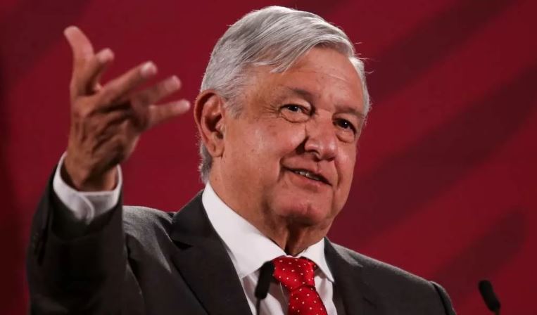 AMLO descarta cambiar estrategia contra feminicidios tras marcha y paro