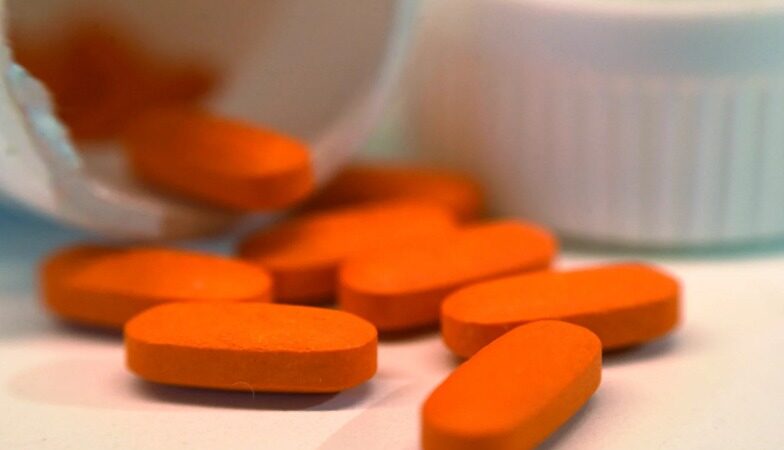 ¿Paracetamol o ibuprofeno? Qué dicen los expertos para tratar los síntomas de COVID-19