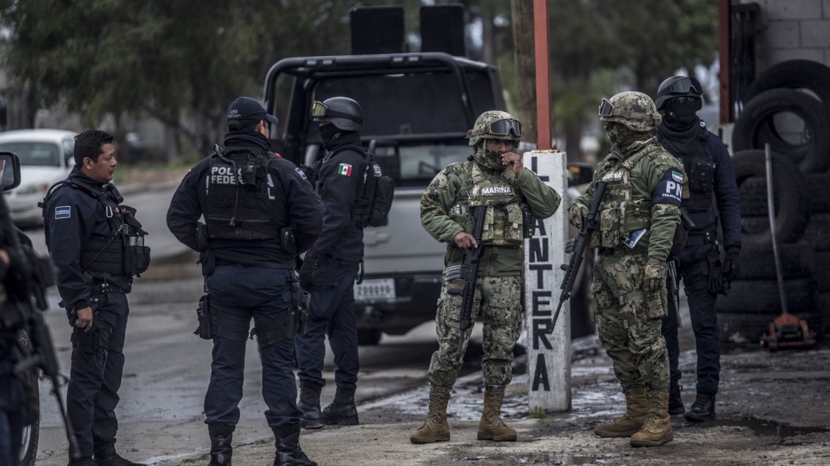 Balacera en Héroes Tecámac deja un ladrón muerto; hay un policía herido