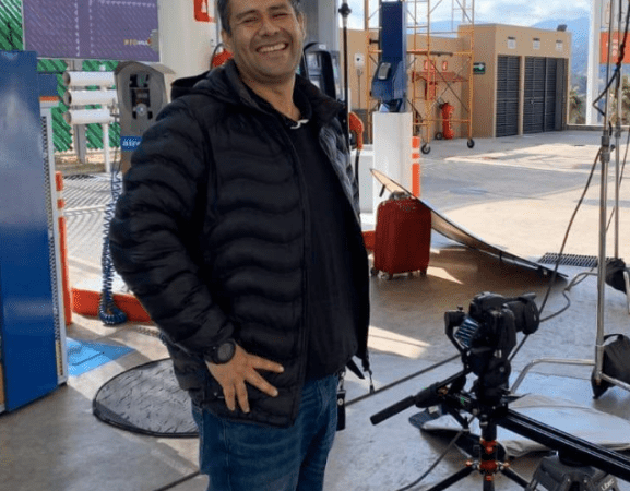 Ayuda a Juan Manuel Navarro en estos momentos dificiles
