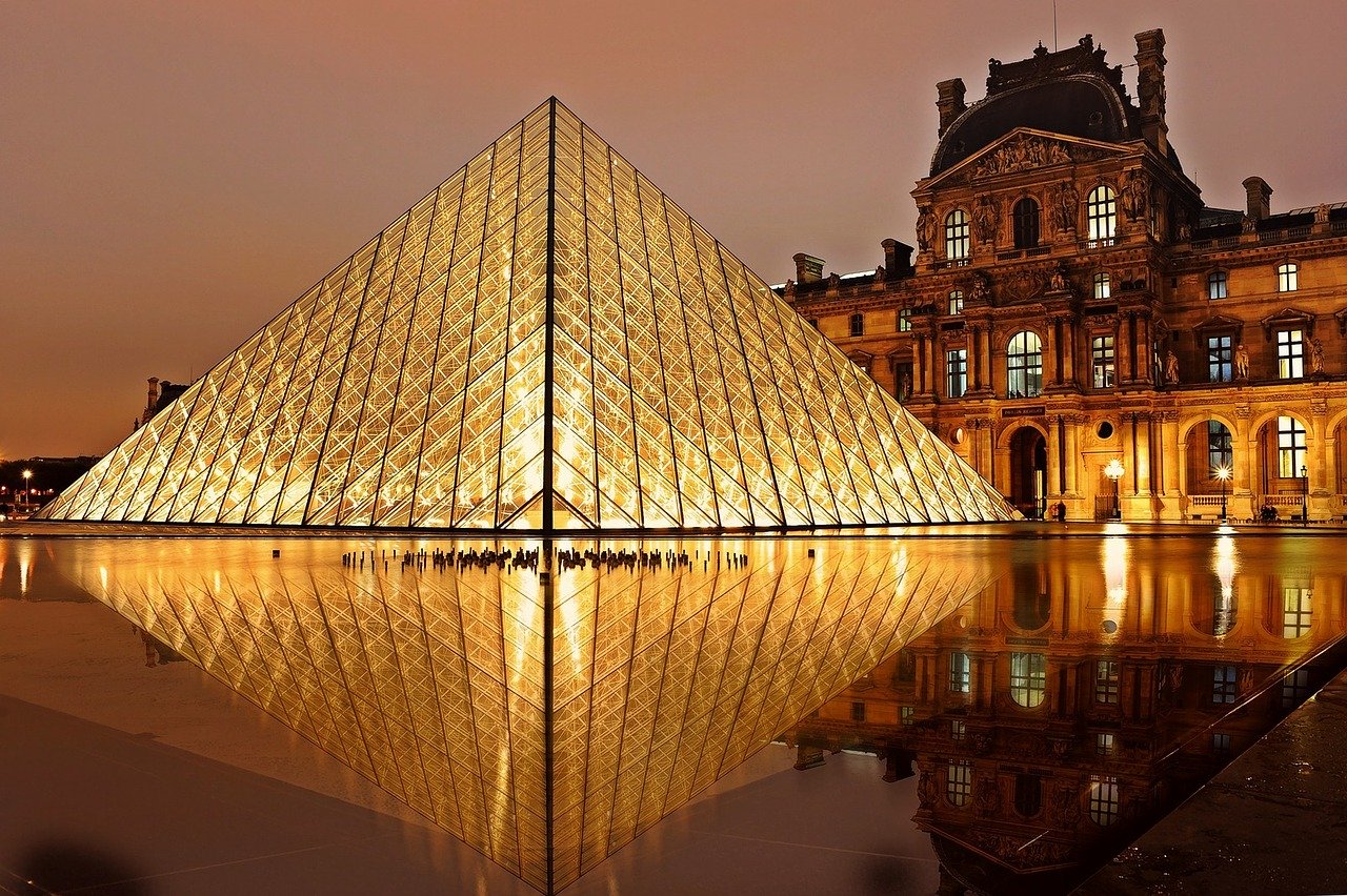 Museo de Louvre decide cerrar sus puertas hoy por el COVID-19