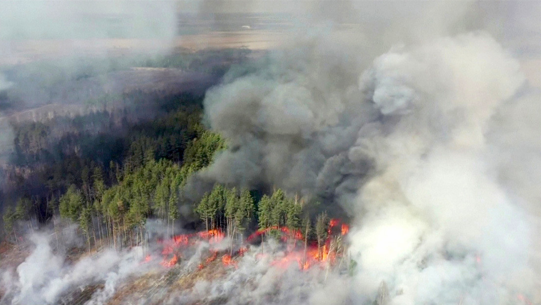 Siguen luchando contra el fuego en la zona de Chernobil