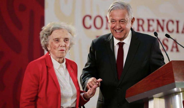 AMLO felicita a Elena Poniatowska por su cumpleaños 88