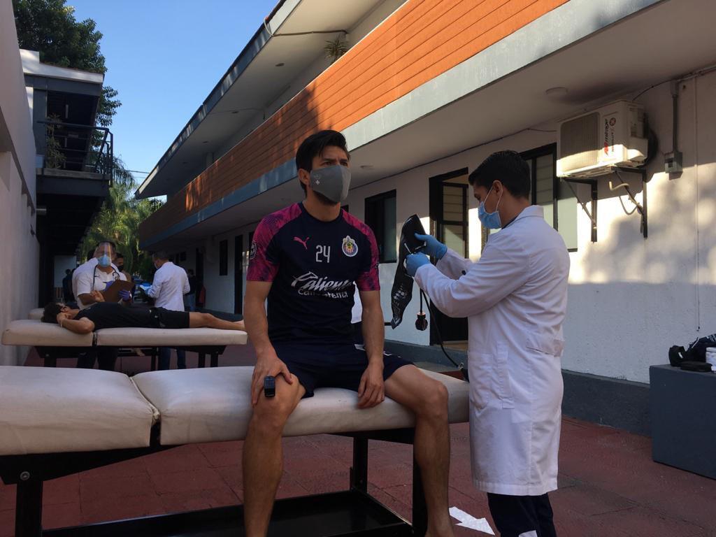 Miembros de las Chivas se hacen exámenes para detectar el coronavirus