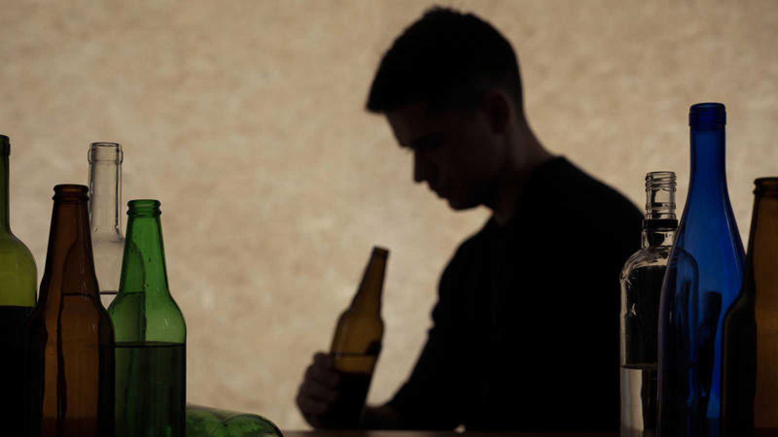 Instituto Nacional de Psiquiatría pide no abusar del alcohol durante confinamiento