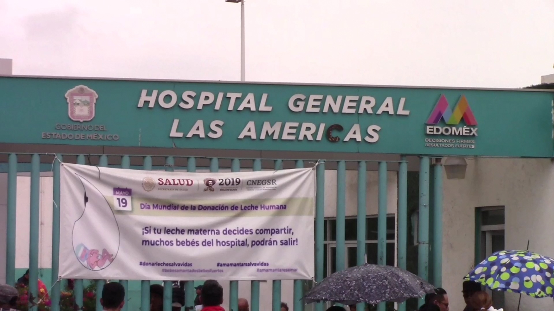 VÍDEO | Familiares entran por la fuerza a hospital de Las Américas en Ecatepec y hallan cadáveres