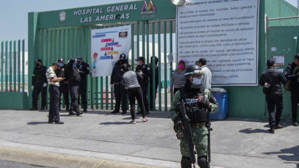 Sanitizan exterior del hospital ‘Las Américas’