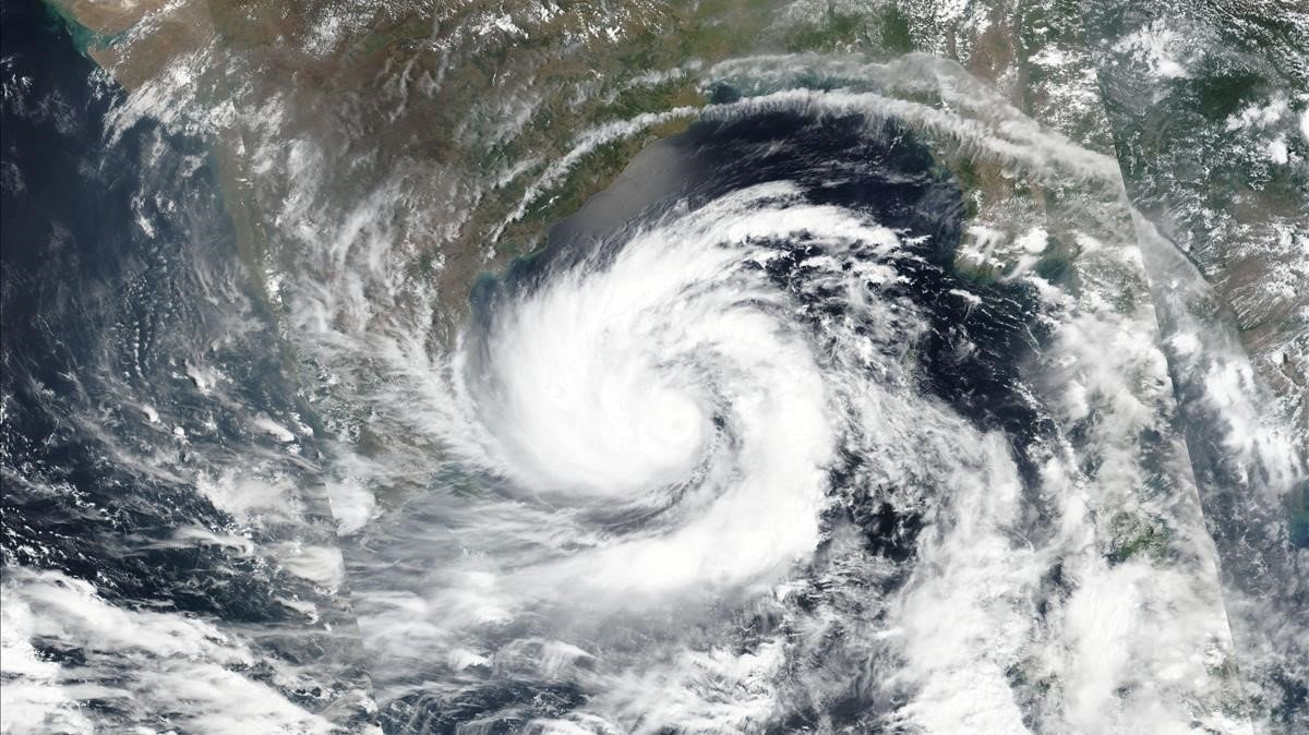 “Amphan” tocaría tierra hoy, afectando a India y Bangladesh