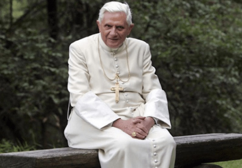 Papa emérito Benedicto XVI compara al matrimonio homosexual con el “anticristo”