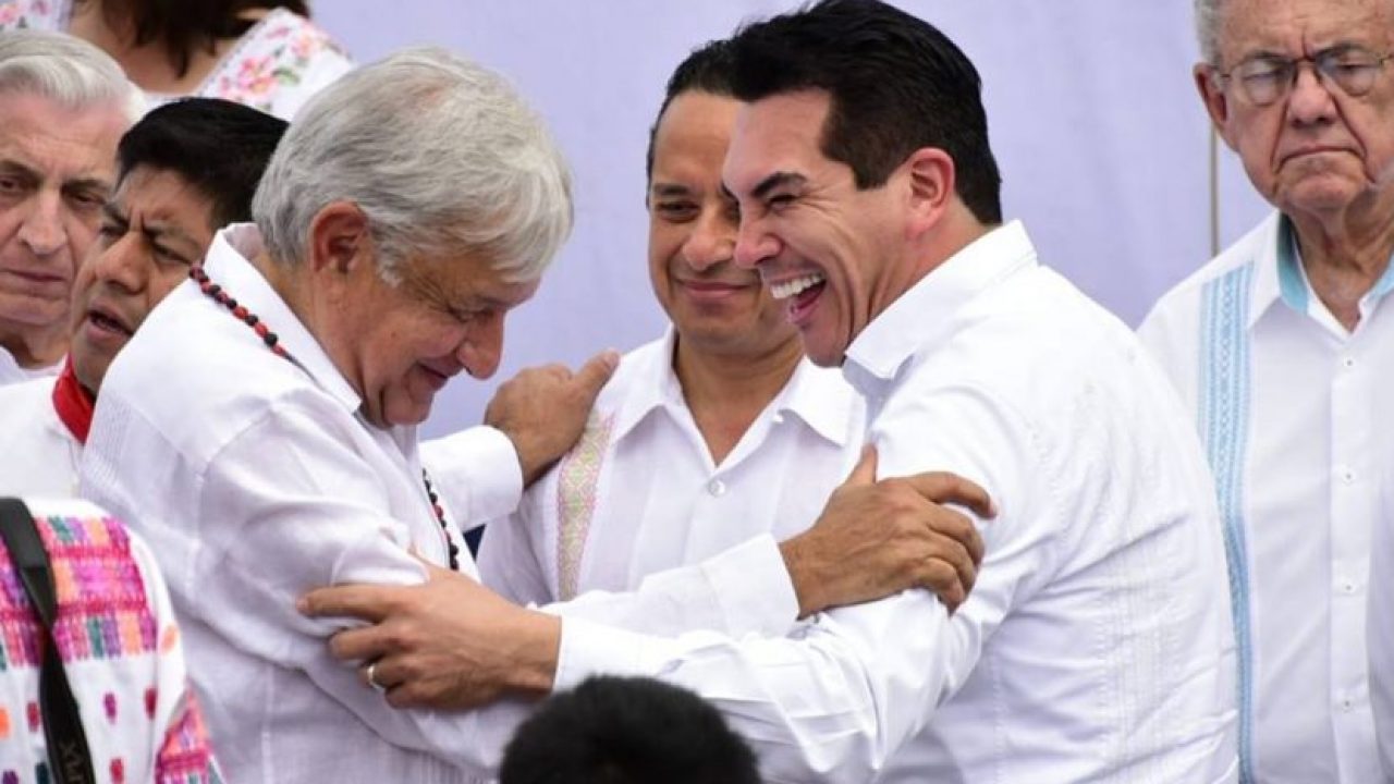 A la izquierda, el presidente López Obrador, a su derecha Alito, presidente del PRI