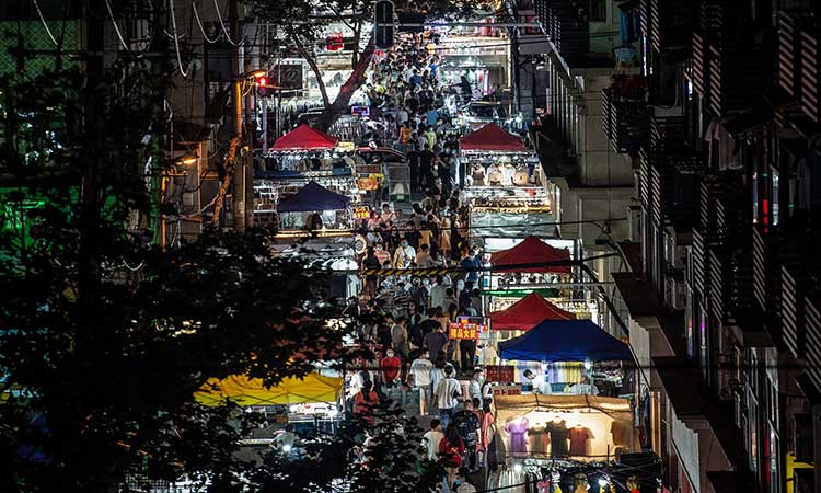 Wuhan, epicentro del COVID-19 regreso con mercados abarrotados