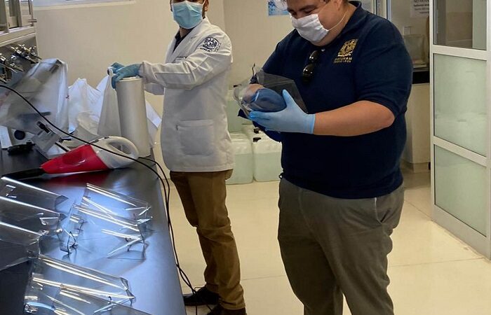 En la ENES Unidad León elaboran material médico para atender la contingencia