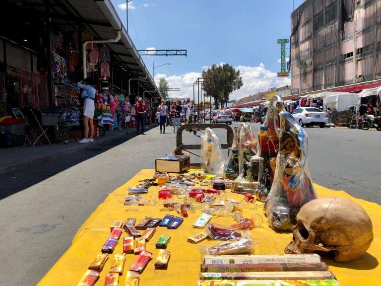 A Tepito el gobierno lo excluyó de créditos gubernamentales, pero no de pagar luz y rentas