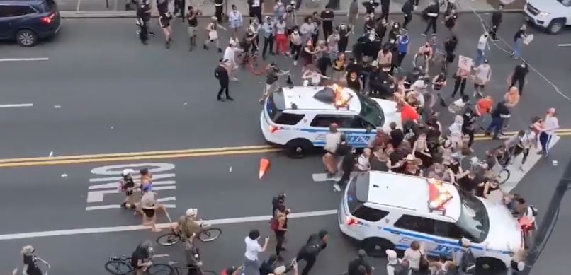 VIDEO | Policía atropella a manifestantes en Nueva York