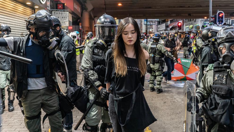 Policía de Hong Kong anuncia la detención de al menos a 180 personas