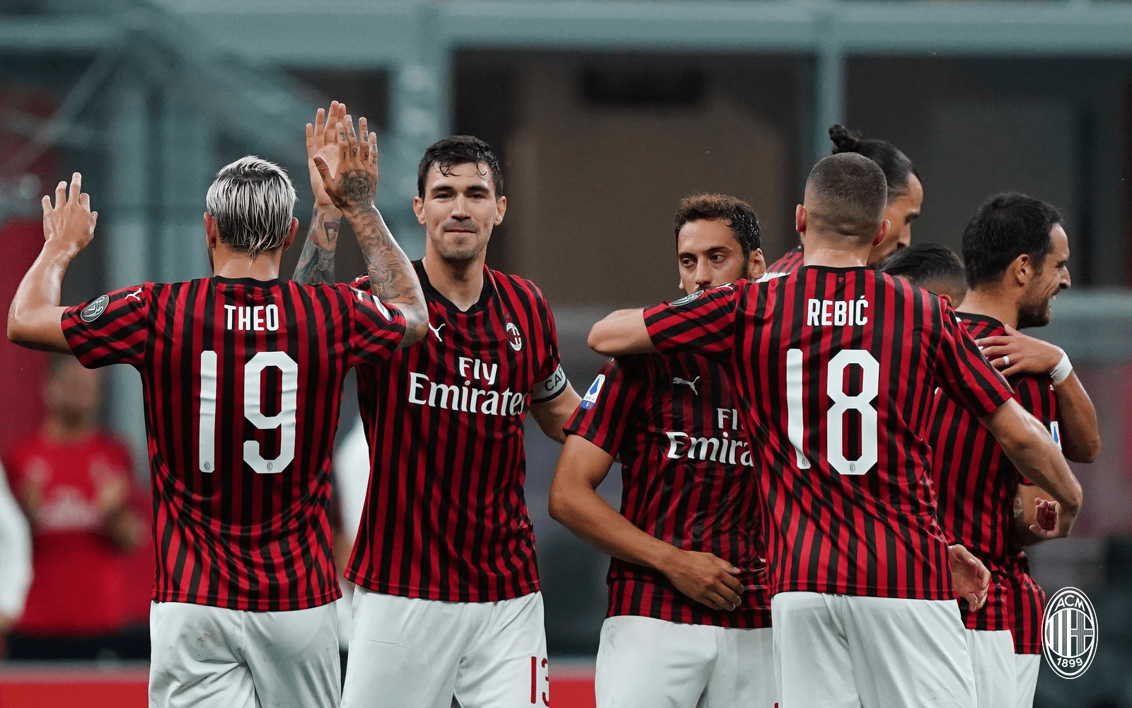 A. C. Milan gana y se mantiene en puestos para la Europa League