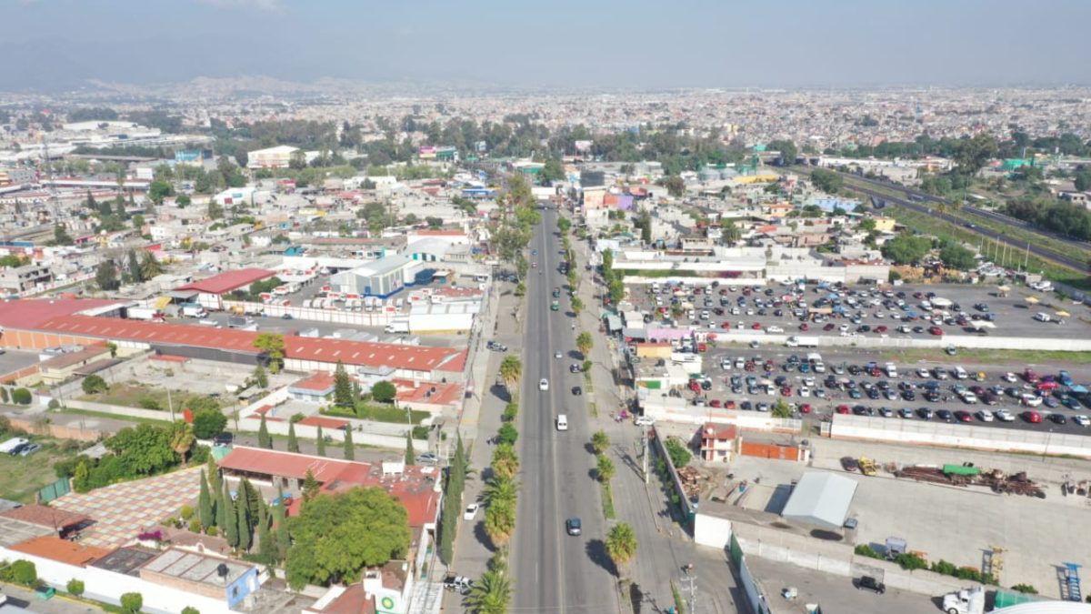 Retiran tianguis de autos de venta de Carpio en Ecatepec