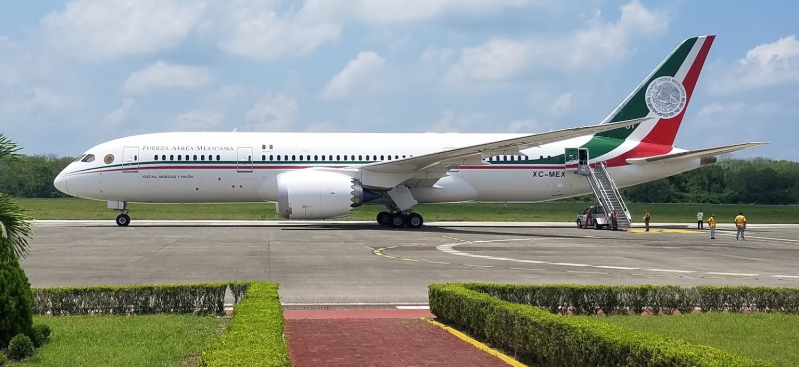 Mañana vuelve el avión presidencial para la rifa no rifa del avión